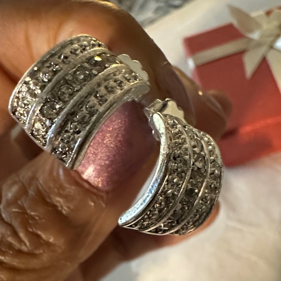 Avon vinegar day to night Earrings - Picture 6 of 10